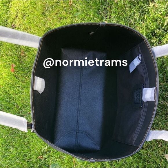 Authentic Coach City Tote In Signature Canvas With Black Cat Halloween Graphic - Picture 5 of 6